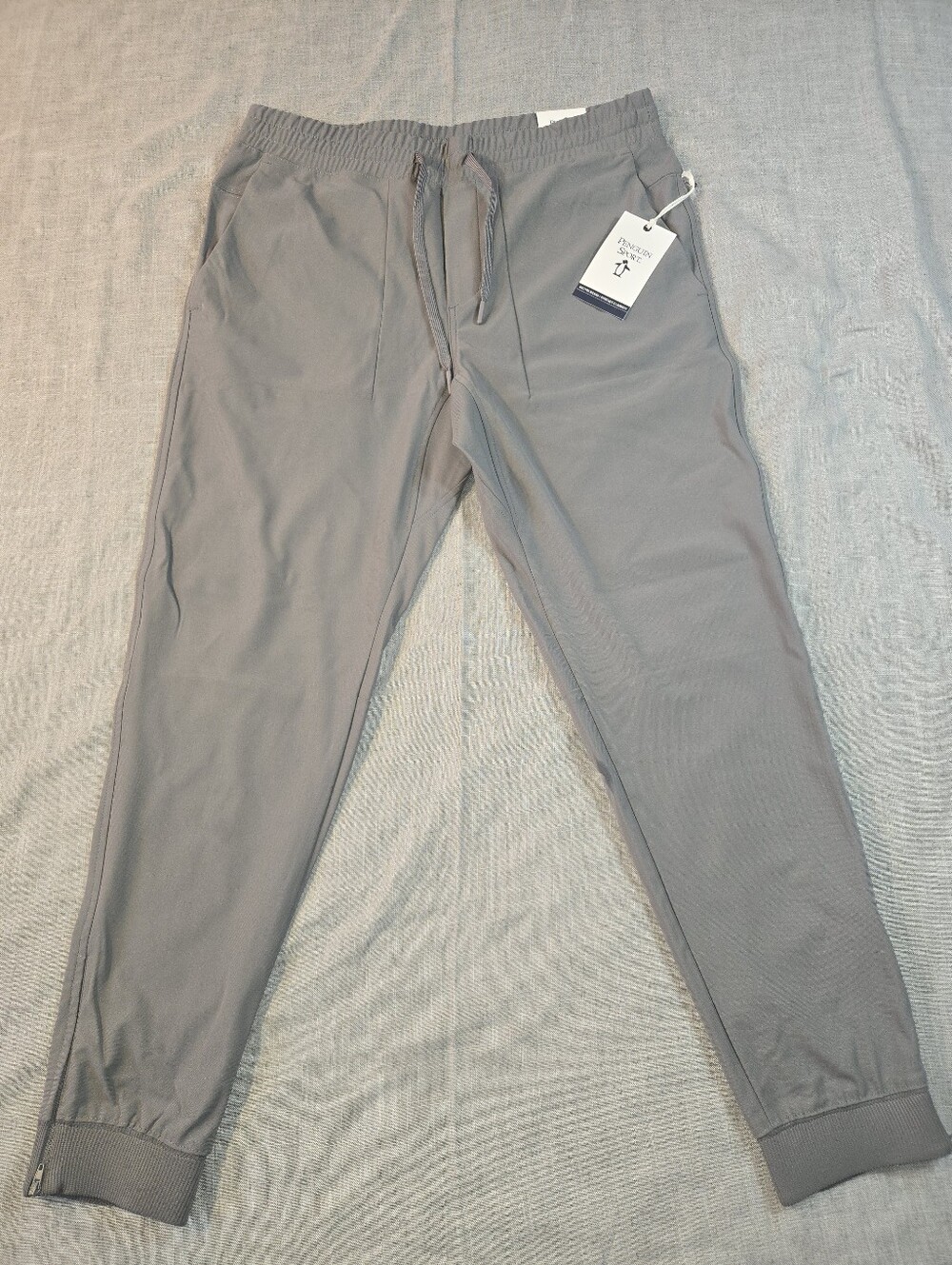 NWT Penguin Sport Mens Medium Grey Jogger Performance Training Pants Ankle Zip
